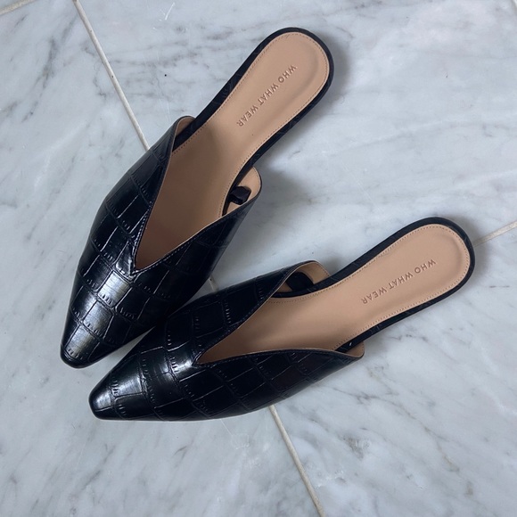 Black pointy toe slip on shoes open back in black size 10 - Picture 2 of 3